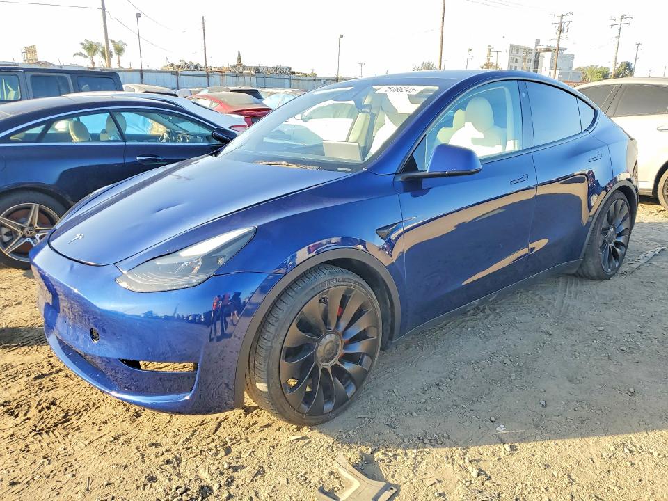 TESLA MODEL Y 2022 with VIN 7SAYGDEF4NF399946 - Photo from auction