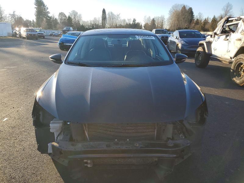 Photo 5 from auction – 2017 VOLKSWAGEN PASSAT SE with VIN 1VWBT7A39HC009059