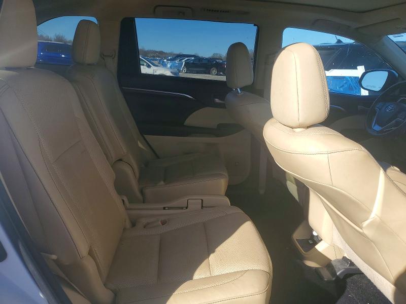 Photo 11 from auction – 2015 TOYOTA HIGHLANDER with VIN 5TDDKRFH7FS179978