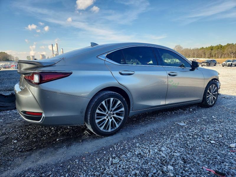 Photo 3 from auction – 2021 LEXUS ES 250 BAS with VIN 58AD11D13MU001153