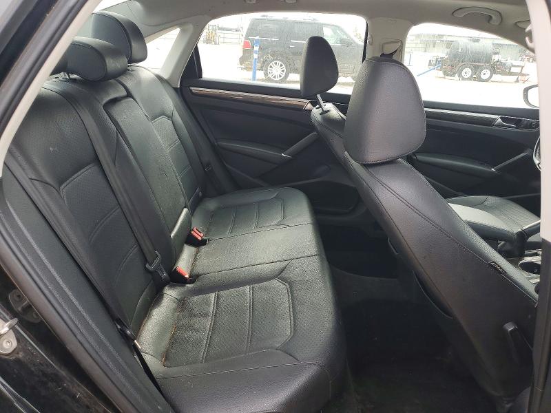 Photo 10 from auction – 2016 VOLKSWAGEN PASSAT SE with VIN 1VWBS7A30GC024289