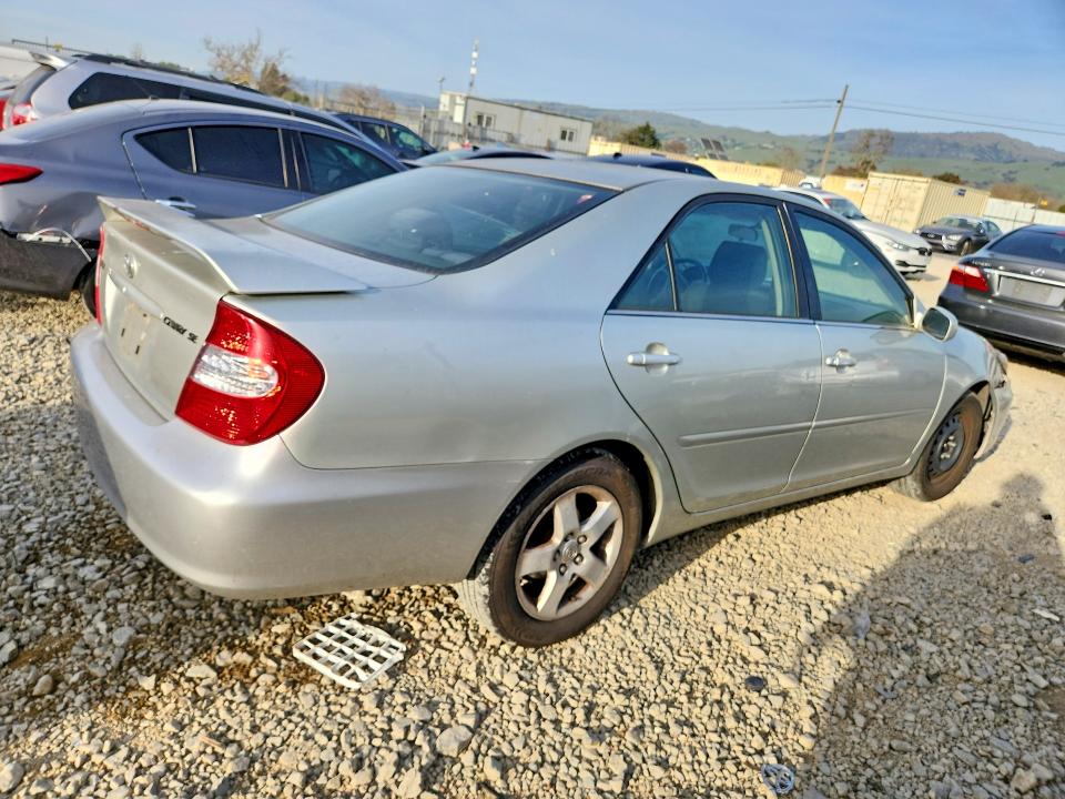 Photo 3 from auction – 2002 TOYOTA CAMRY LE with VIN JTDBE32K020057635