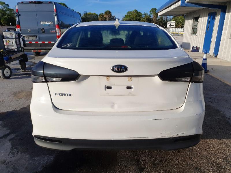 Photo 6 from auction – 2018 KIA FORTE LX with VIN 3KPFK4A72JE243535