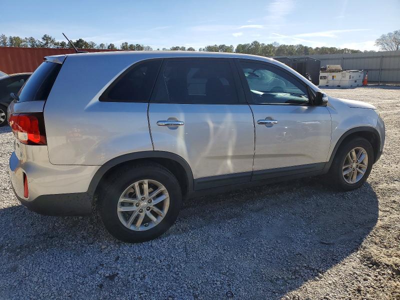 Photo 3 from auction – 2014 KIA SORENTO LX with VIN 5XYKT3A61EG487893