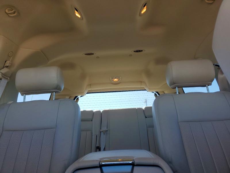 Photo 10 from auction – 2004 LINCOLN NAVIGATOR with VIN 5LMFU28R44LJ03917