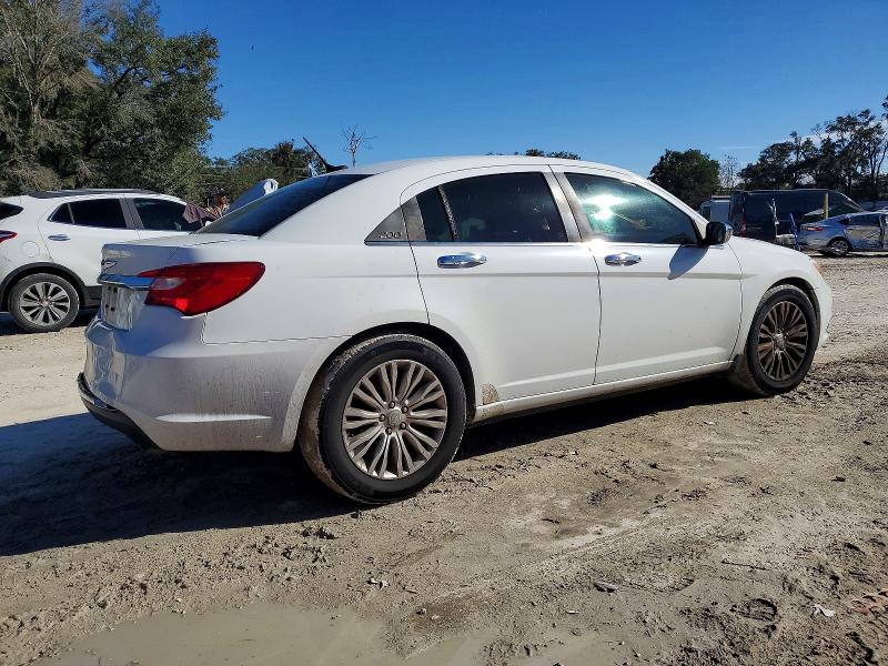 Photo 3 from auction – 2011 CHRYSLER 200 LIMITE with VIN 1C3BC2FG4BN548402