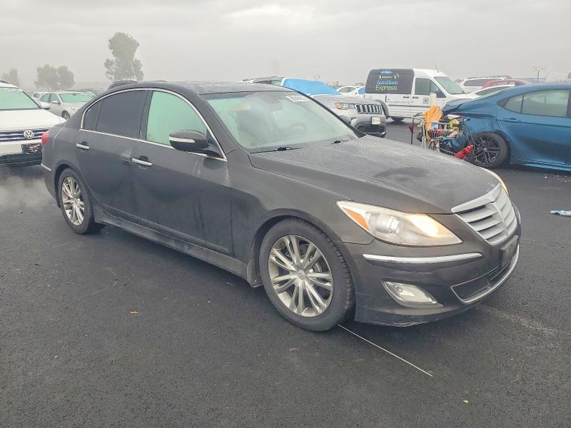 Photo 4 from auction – 2013 HYUNDAI GENESIS with VIN KMHGC4DD0DU253453