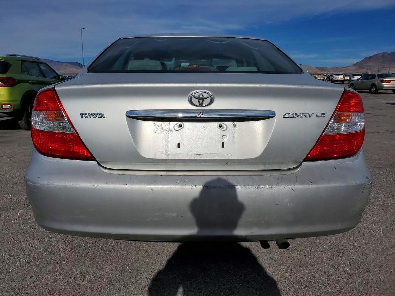 Photo 6 from auction – 2002 TOYOTA CAMRY LE with VIN 4T1BE32K82U568398