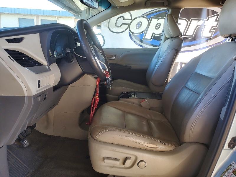 Photo 7 from auction – 2015 TOYOTA SIENNA LE with VIN 5TDKK3DC9FS546326