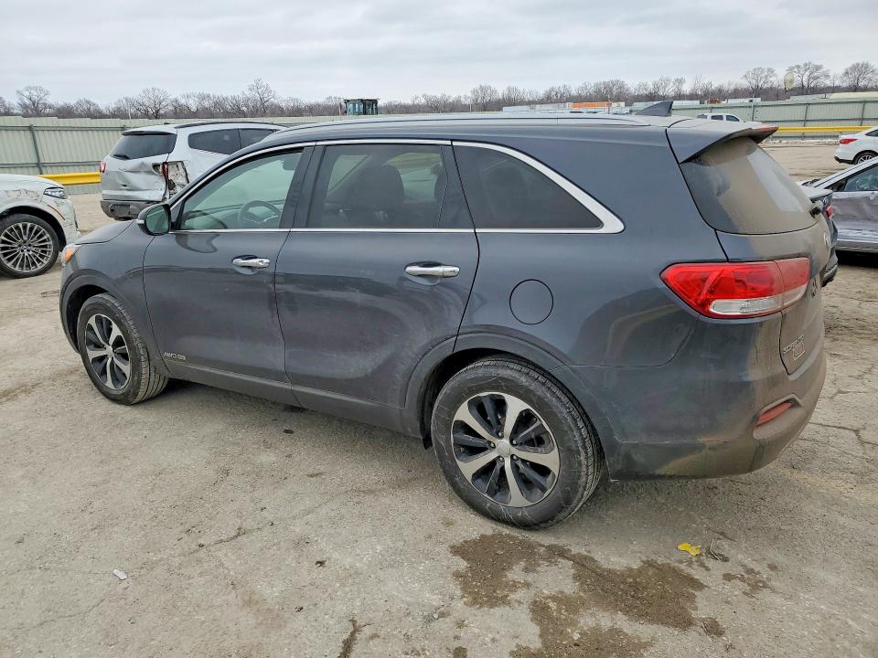 Photo 2 from auction – 2016 KIA SORENTO EX with VIN 5XYPHDA58GG181717