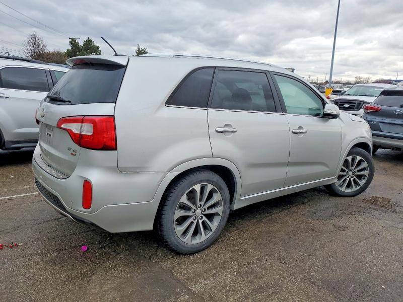 Photo 3 from auction – 2014 KIA SORENTO with VIN 5XYKW4A75EG535255