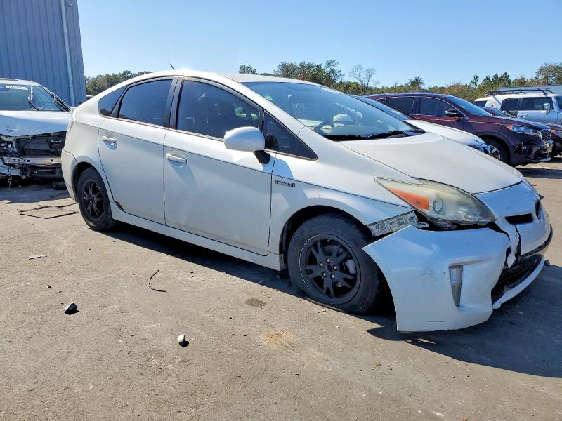 Photo 4 from auction – 2015 TOYOTA PRIUS with VIN JTDKN3DU3F1994574