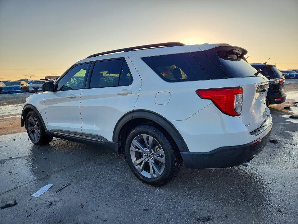 Photo 2 from auction – 2021 FORD EXPLORER with VIN 1FMSK7DH0MGA04375