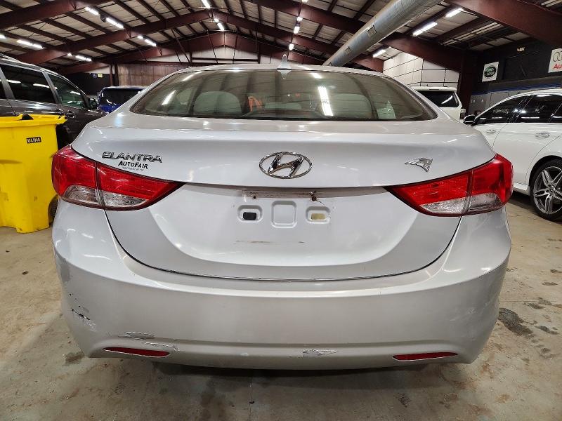 Photo 6 from auction – 2011 HYUNDAI ELANTRA with VIN 5NPDH4AE7BH058933