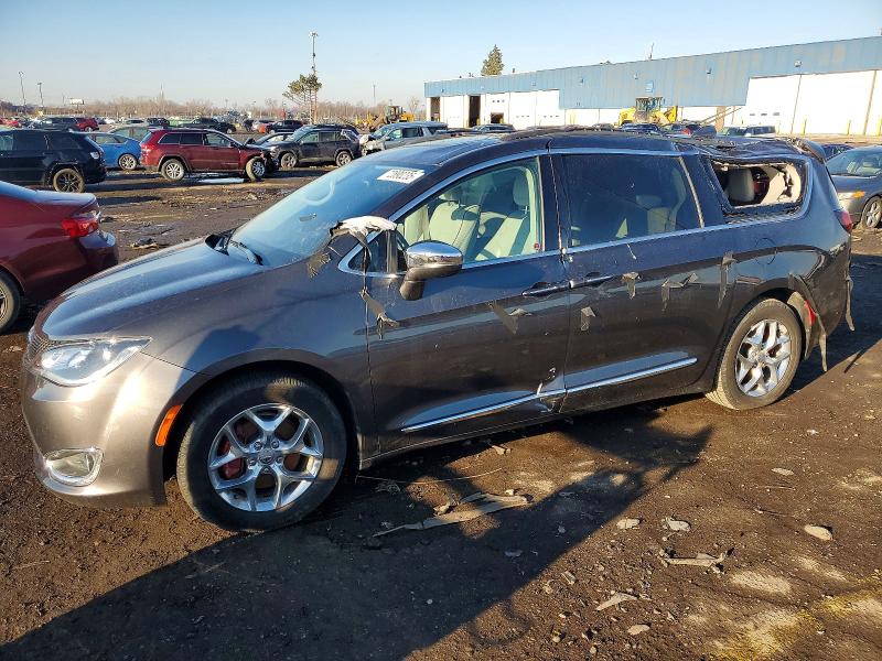 CHRYSLER PACIFICA L 2017 with VIN 2C4RC1GG3HR531489 - Photo from auction