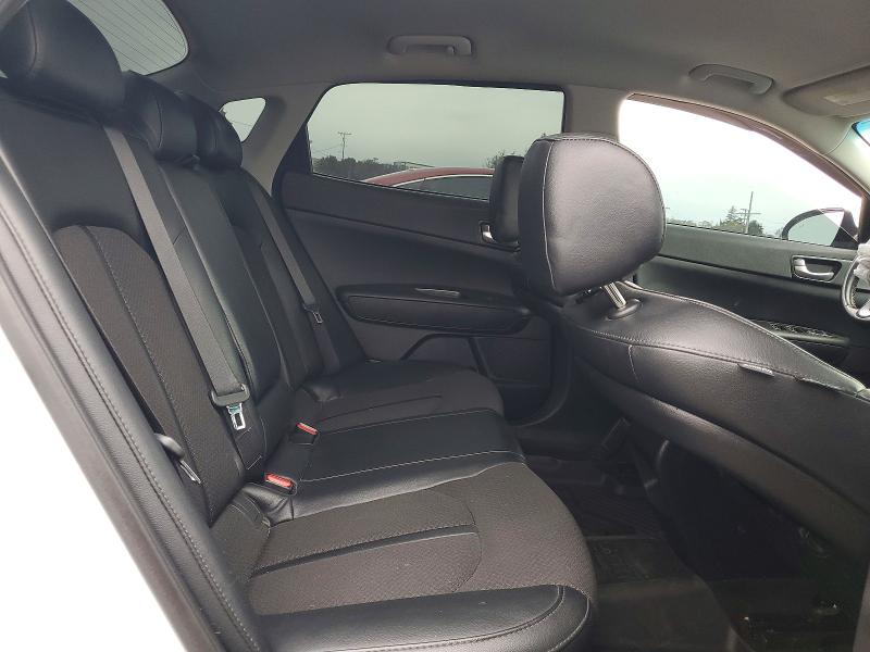 Photo 10 from auction – 2018 KIA OPTIMA with VIN 5XXGT4L33JG236578