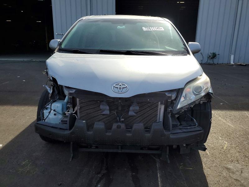 Photo 5 from auction – 2015 TOYOTA SIENNA with VIN 5TDYK3DC6FS626886