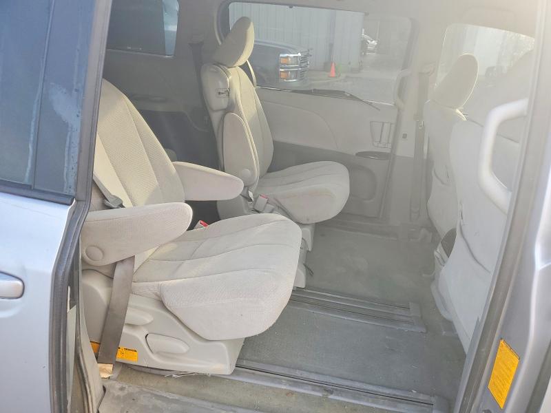 Photo 11 from auction – 2011 TOYOTA SIENNA LE with VIN 5TDKK3DC8BS166274