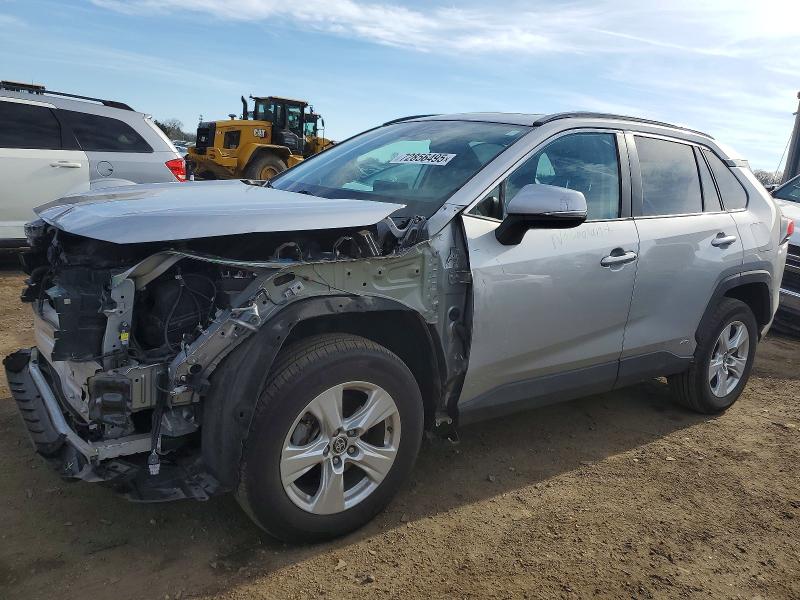 TOYOTA RAV4 XLE 2021 with VIN 2T3RWRFV0MW121674 - Photo from auction