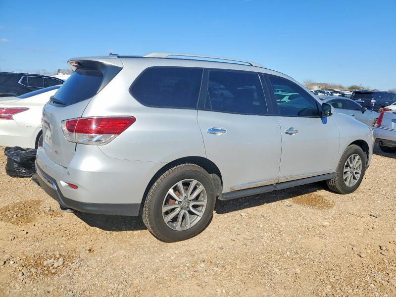 Photo 3 from auction – 2013 NISSAN PATHFINDER with VIN 5N1AR2MN5DC634903