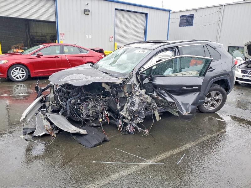 Photo 1 from auction – 2022 TOYOTA RAV4 XLE with VIN 2T3W1RFV3NC194526