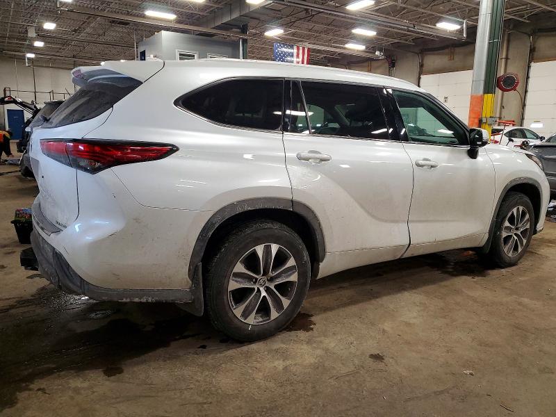 Photo 3 from auction – 2022 TOYOTA HIGHLANDER with VIN 5TDGZRBH1NS230694