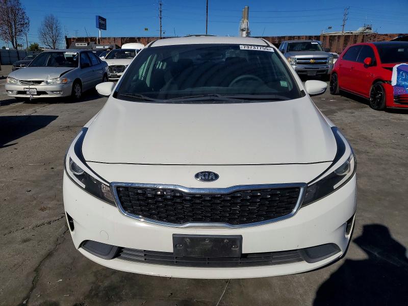 Photo 5 from auction – 2018 KIA FORTE LX with VIN 3KPFK4A70JE278428