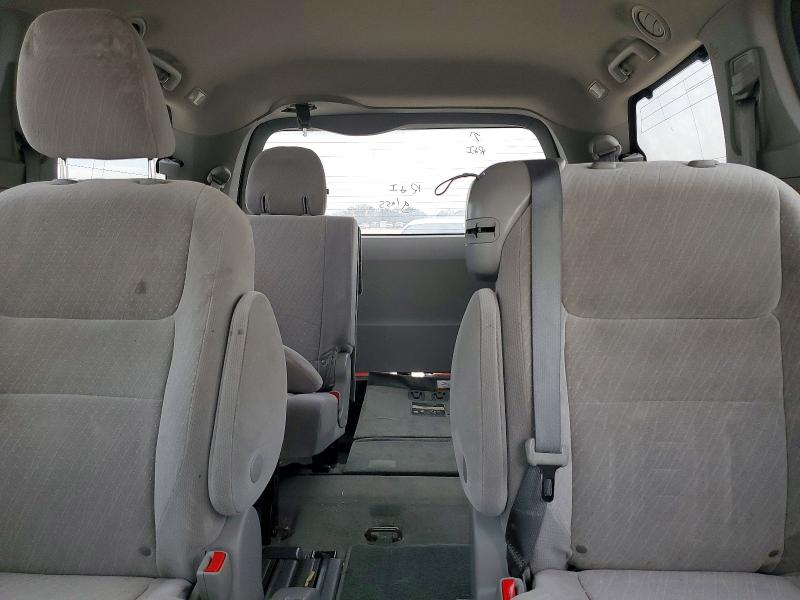 Photo 10 from auction – 2018 TOYOTA SIENNA LE with VIN 5TDKZ3DC4JS906221