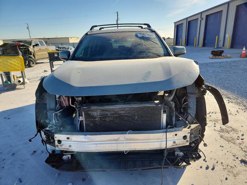 Photo 5 from auction – 2019 TOYOTA RAV4 XLE P with VIN 2T3C1RFV1KW040944