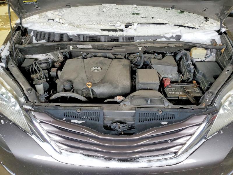 Photo 12 from auction – 2017 TOYOTA SIENNA LE with VIN 5TDKZ3DC3HS796935
