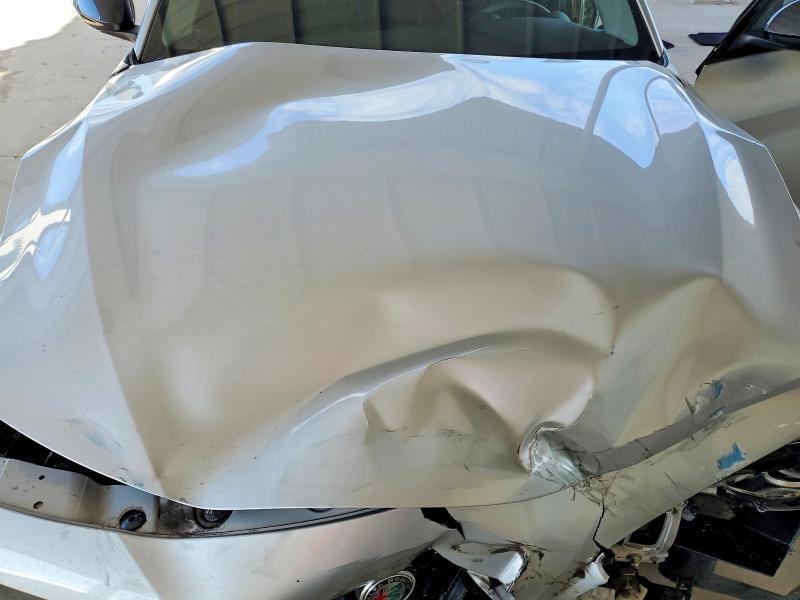 Photo 11 from auction – 2019 ALFA ROMEO GIULIA with VIN ZARFAMAN8K7622841