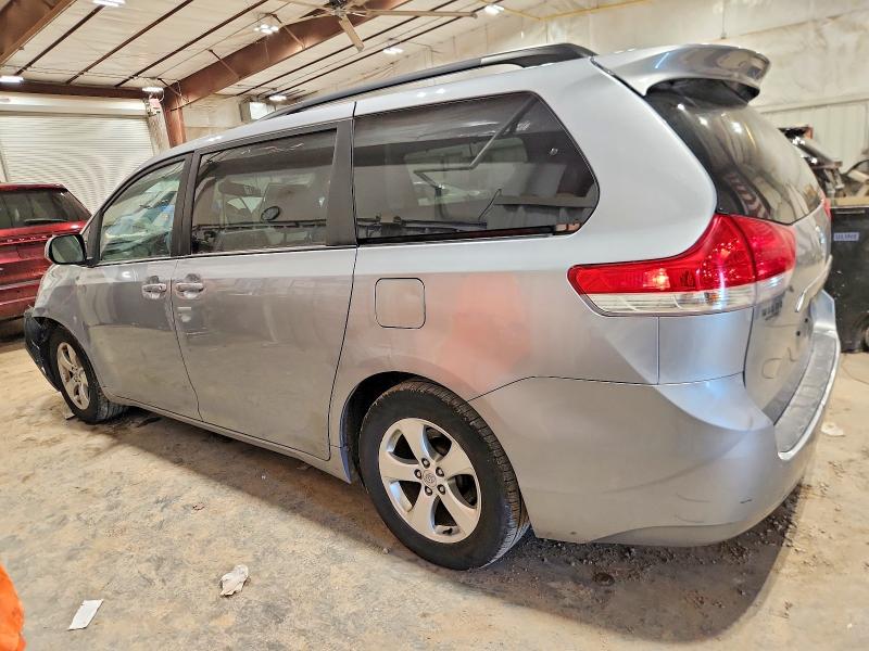 Photo 2 from auction – 2014 TOYOTA SIENNA LE with VIN 5TDKK3DC3ES496022
