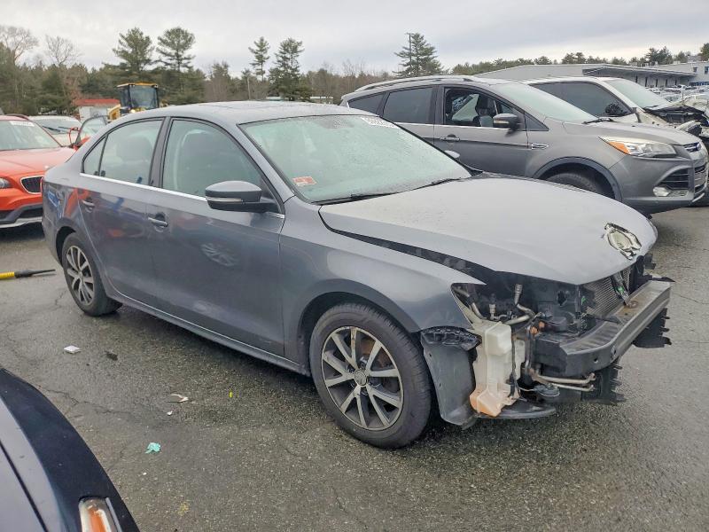 Photo 4 from auction – 2017 VOLKSWAGEN JETTA with VIN 3VWDB7AJ1HM405933