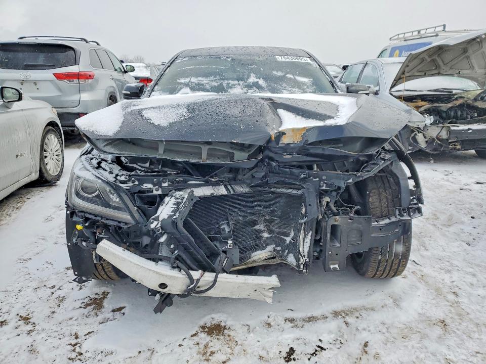 Photo 5 from auction – 2015 HYUNDAI GENESIS with VIN KMHGN4JEXFU101027