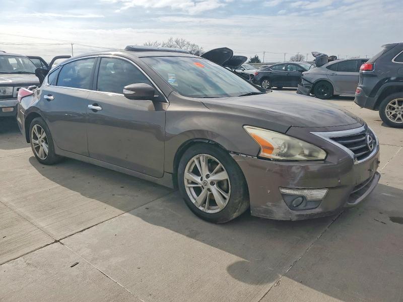 Photo 4 from auction – 2015 NISS ALTIMA with VIN 1N4AL3AP8FN305983