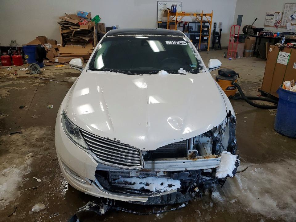 Photo 5 from auction – 2016 LINCOLN MKZ with VIN 3LN6L2J92GR616668