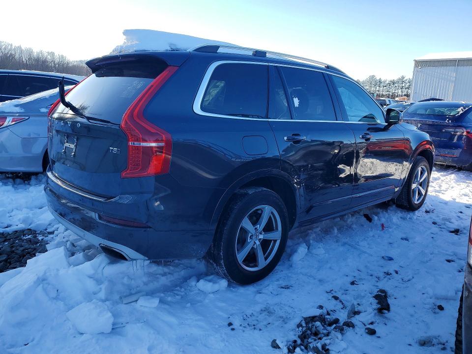 Photo 3 from auction – 2017 VOLVO XC90 T5 with VIN YV4102XK8H1115701