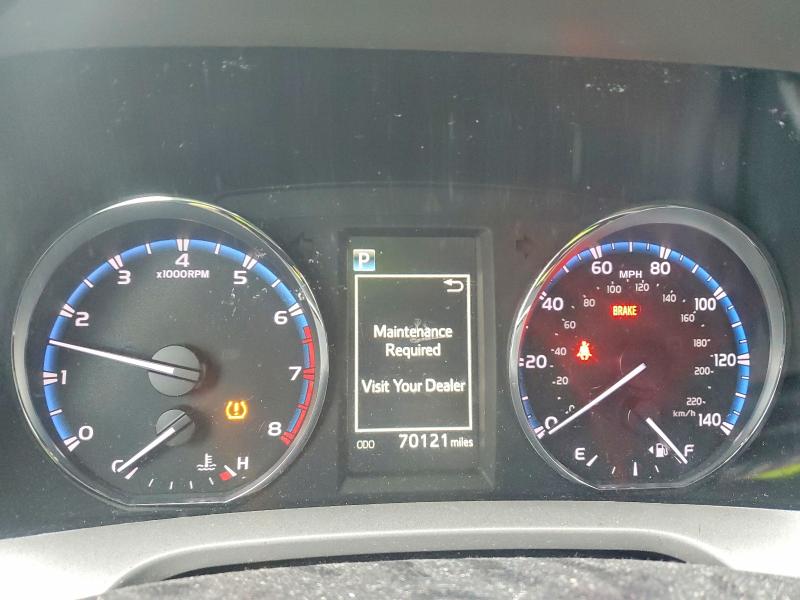 Photo 9 from auction – 2016 TOYOTA RAV4 XLE with VIN 2T3RFREV2GW526568