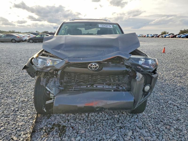 Photo 5 from auction – 2016 TOYOTA 4RUNNER SR with VIN JTEBU5JR7G5357384