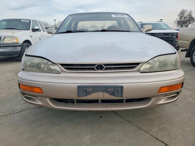 Photo 5 from auction – 1995 TOYOTA CAMRY with VIN 4T1SK12E3SU879826