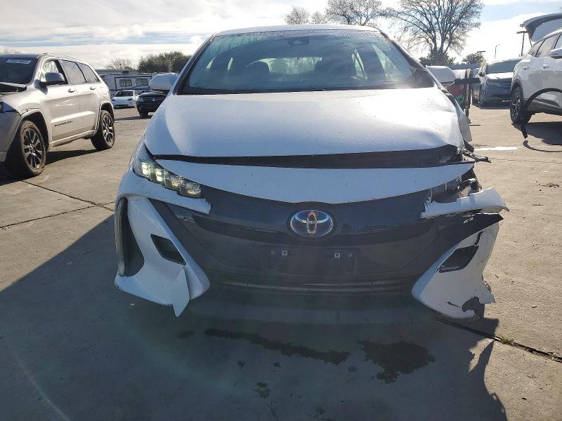 Photo 5 from auction – 2018 TOYOTA PRIUS PRIM with VIN JTDKARFP9J3098136
