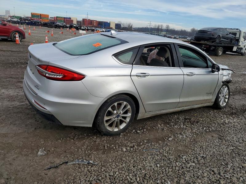Photo 3 from auction – 2019 FORD FUSION SE with VIN 3FA6P0LUXKR262153