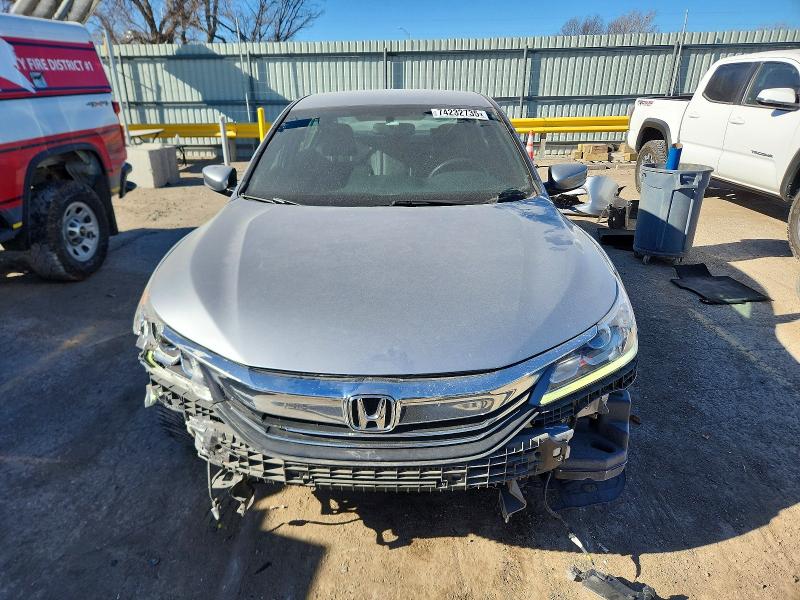 Photo 5 from auction – 2017 HONDA ACCORD with VIN 1HGCR2F55HA017384