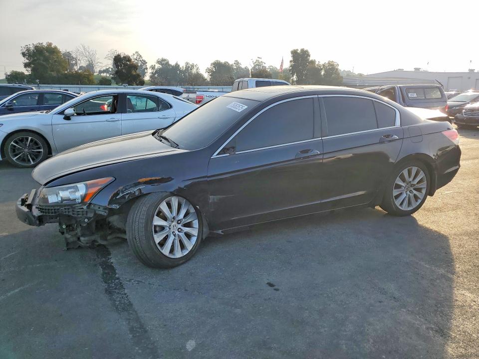 HONDA ACCORD 2008 with VIN JHMCP26808C014698 - Photo from auction