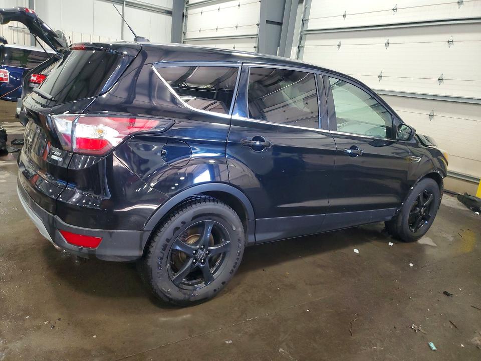 Photo 3 from auction – 2017 FORD ESCAPE SE with VIN 1FMCU9GD8HUA18065