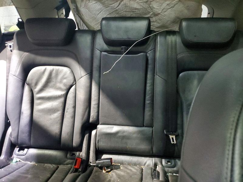 Foto 10 de la subasta – 2010 AUDI Q5 con VIN WA1LKAFP3AA055758
