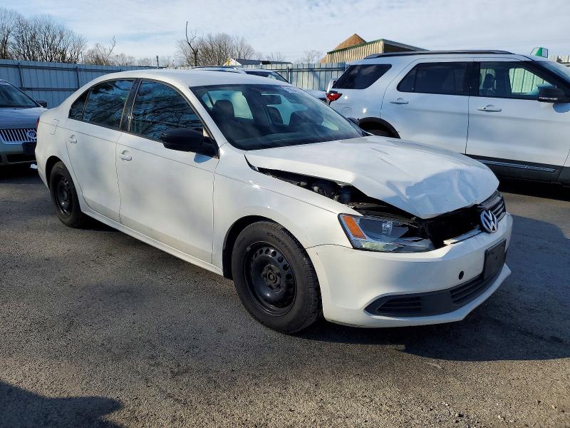 Photo 4 from auction – 2013 VOLKSWAGEN JETTA BASE with VIN 3VW1K7AJ4DM205660