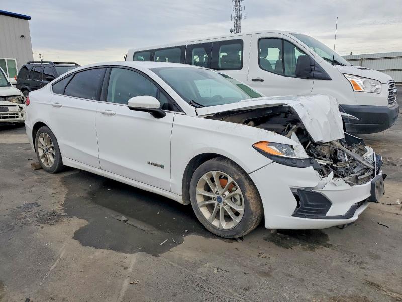 Photo 4 from auction – 2019 FORD FUSION with VIN 3FA6P0LU5KR124164