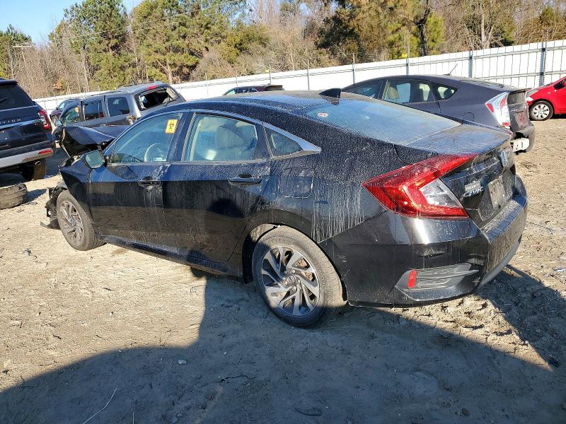 Фото 2 с аукциона – 2018 HONDA CIVIC EX с VIN 19XFC2F77JE033796