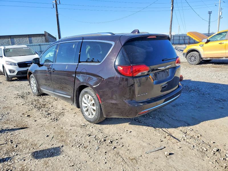 Фото 2 с аукциона – 2018 CHRYSLER PACIFICA T с VIN 2C4RC1BG1JR124137